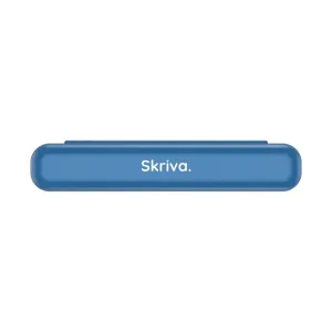 Blue Skriva-fodral för stylus med rundad form och centrerad logotyp, för att bära eller förvara stylusen.